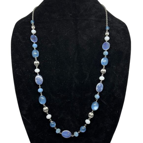 Elegant Blue and Silver Beaded Necklace - Picture 2 of 11